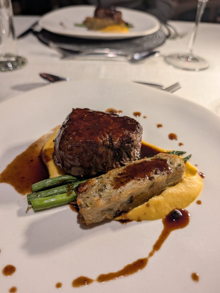 5 star cuisine at Tanda Tula